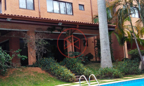 Chácara em Condomínio Fechado antes do centro! Interior de SP