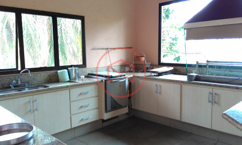 Chácara em Condomínio Fechado antes do centro! Interior de SP