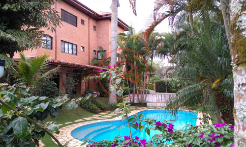 Chácara em Condomínio Fechado antes do centro! Interior de SP