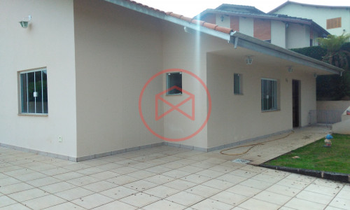 Chácara em Ibiuna antes do centro!! Interior de SP