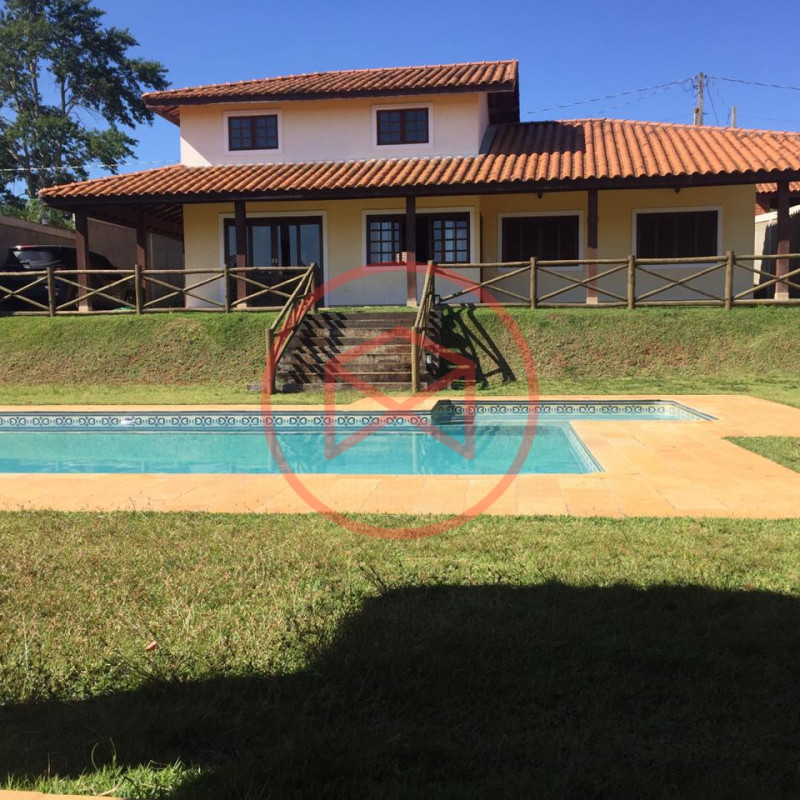 Chácara em Condomínio Fechado, Antes do Centro! Interior de SP