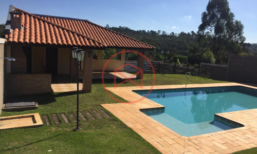 Chácara em Condomínio Fechado, Antes do Centro! Interior de SP