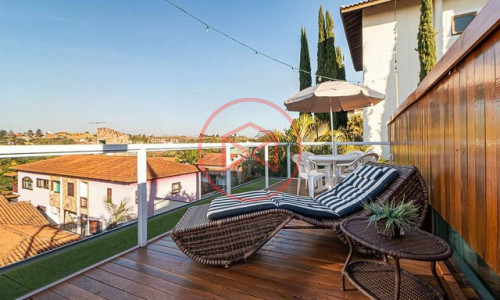 Casa de Campo em Condomínio Fechado de Alto Padrão. Interior de SP