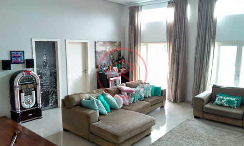 Casa de Campo em Condomínio Fechado de Alto Padrão. Interior de SP