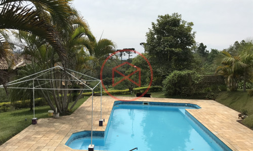 Chácara em Ibiúna antes do centro!!