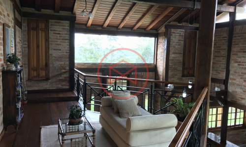 Chácara em Ibiúna antes do centro!!