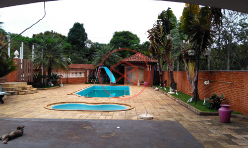 Chácara em Ibiúna antes do centro!! Interior de SP