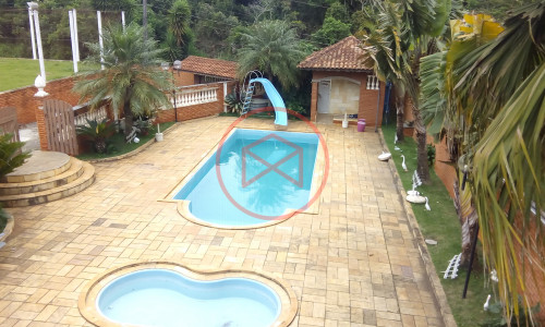 Chácara em Ibiúna antes do centro!! Interior de SP