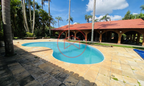 Chácara em Condomínio Fechado de Alto Padrão ante do Centro de Ibiúna.