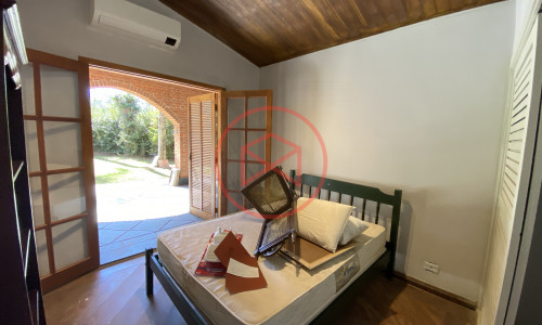 Chácara em Condomínio Fechado de Alto Padrão ante do Centro de Ibiúna.