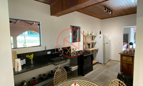 Chácara em Condomínio Fechado de Alto Padrão ante do Centro de Ibiúna.