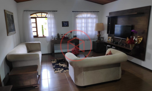 Chácara em Condomínio próximo ao Centro de Ibiúna! Interior de SP