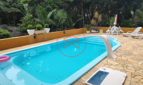 Chácara em Condomínio próximo ao Centro de Ibiúna! Interior de SP