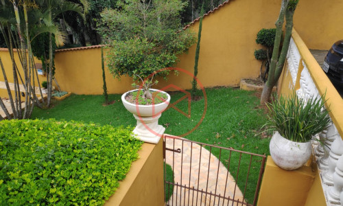 Chácara em Condomínio próximo ao Centro de Ibiúna! Interior de SP