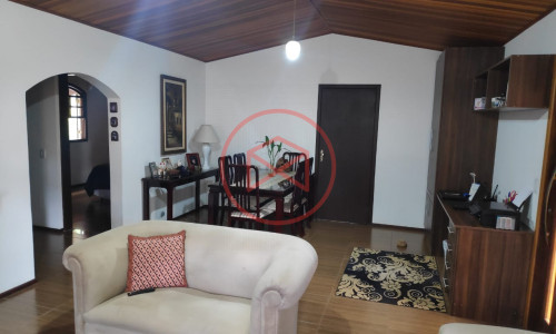 Chácara em Condomínio próximo ao Centro de Ibiúna! Interior de SP