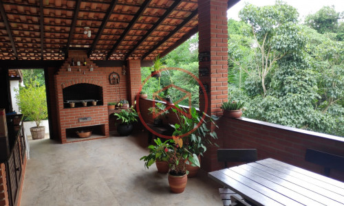 Chácara em Condomínio próximo ao Centro de Ibiúna! Interior de SP