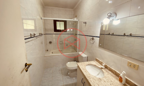 Chácara em Condomínio Fechado de Alto Padrão com acesso a Represa!!