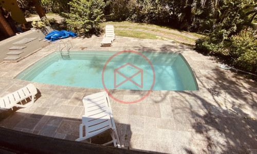 Chácara em Condomínio Fechado de Alto Padrão com acesso a Represa!!