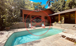 Chácara em Condomínio Fechado de Alto Padrão com acesso a Represa!!