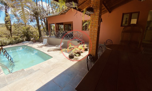 Chácara em Condomínio Fechado de Alto Padrão com acesso a Represa!!