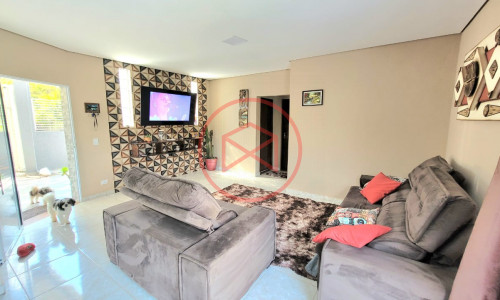 Casa com piscina em Condomínio Antes do Centro!!