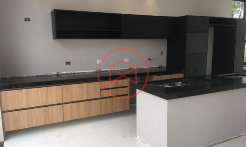 Casa em condomínio fechado!