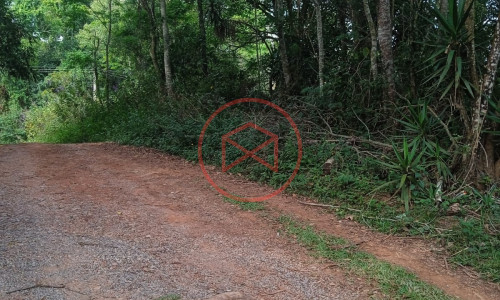 Lote próximo a represa de Ibiúna