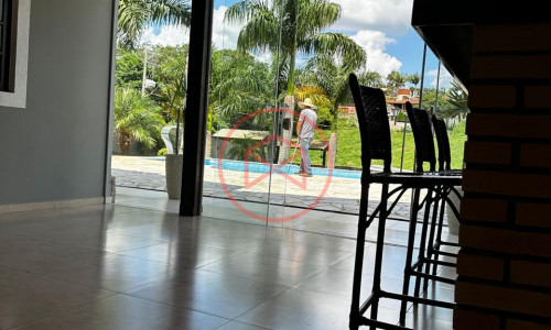 Chácara em Condomínio Fechado Próximo do Centro de Ibiúna!!