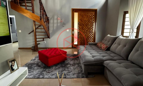 Chácara em Condomínio Fechado Próximo do Centro de Ibiúna!!