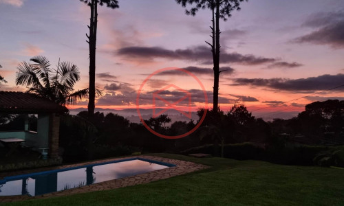 Chácara Próximo a Represa de Ibiúna!!