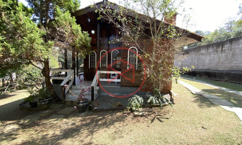 Chácara em Loteamento fechado em Ibiúna Antes do centro.