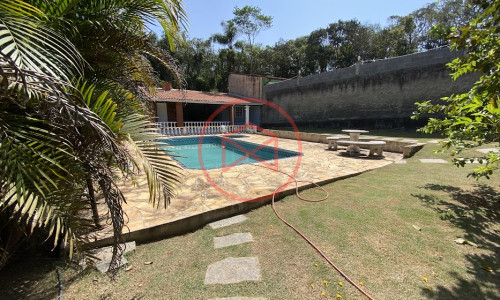 Chácara em Loteamento fechado em Ibiúna Antes do centro.