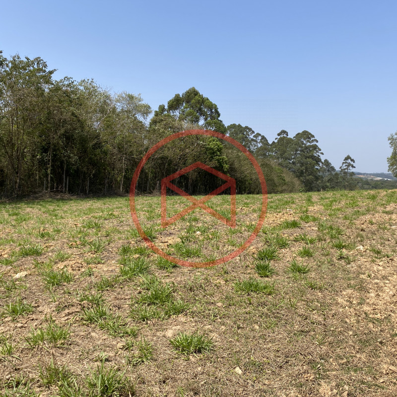 Terreno antes do centro de Ibiuna