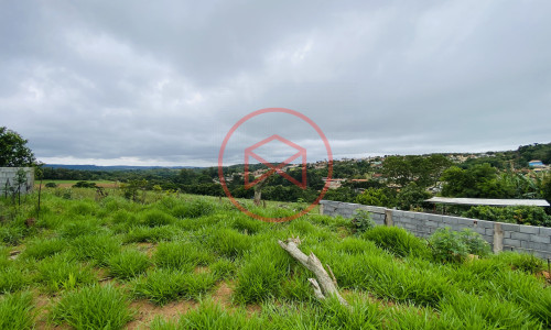 Chácara em Condomínio Fechado!!