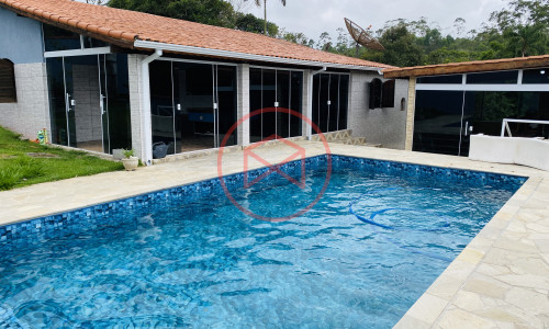 Chácara em Condomínio Antes do Centro de Ibiúna!!