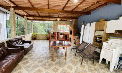 Chácara em Condomínio Antes do Centro de Ibiúna!!