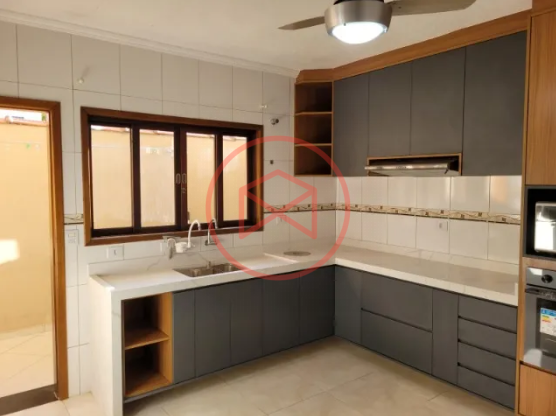 Casa no Centro de Ibiúna!! Interior de São Paulo