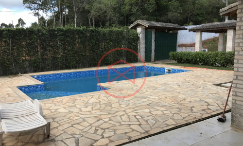 Chácara em Condomínio Antes do Centro!!