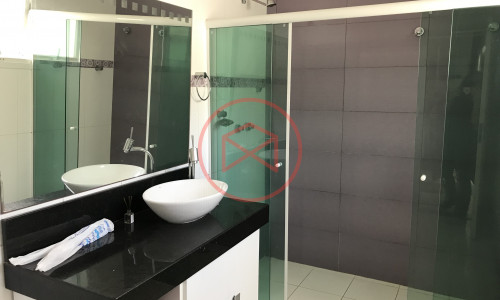 Mansão em Condomínio no Centro de Ibiúna!!