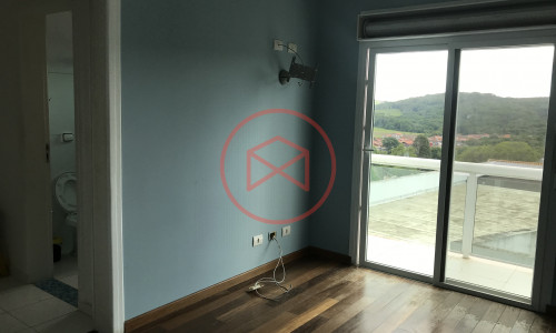 Mansão em Condomínio no Centro de Ibiúna!!