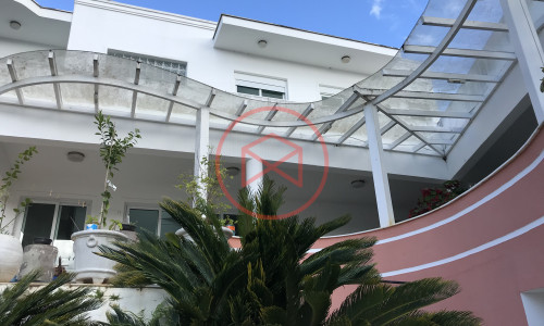 Mansão em Condomínio no Centro de Ibiúna!!