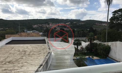 Mansão em Condomínio no Centro de Ibiúna!!