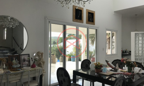 Mansão em Condomínio no Centro de Ibiúna!!