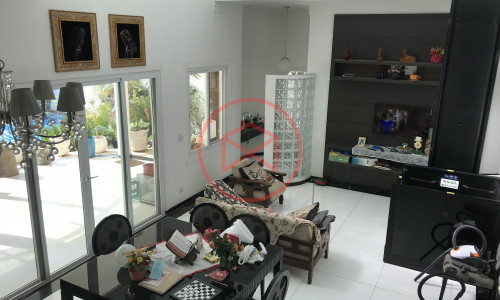 Mansão em Condomínio no Centro de Ibiúna!!