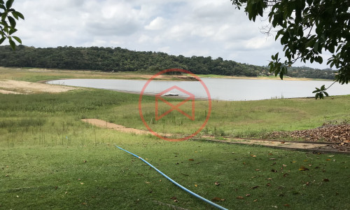 Chácara Pé N'agua em Condominio Fechado