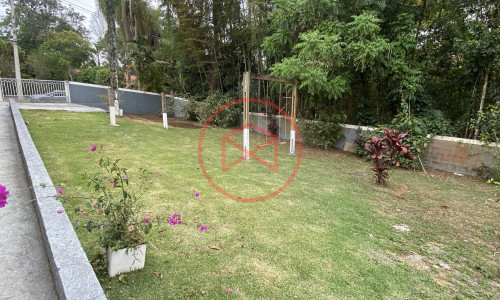 Chácara em Condomínio Antes do Centro de Ibiúna!