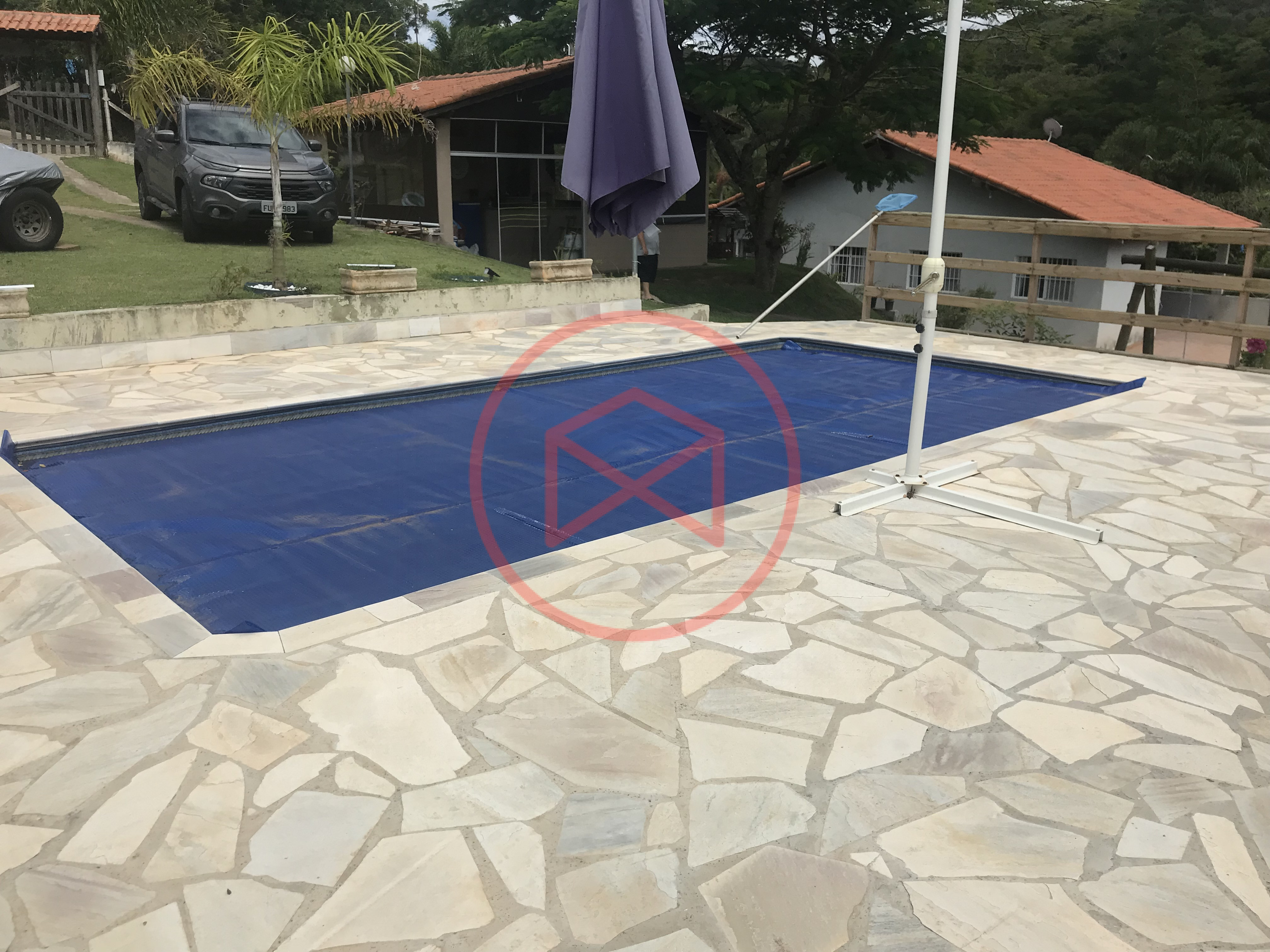 Chácara em Condomínio Fechado!!