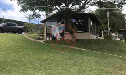 Chácara em Condomínio Fechado!!