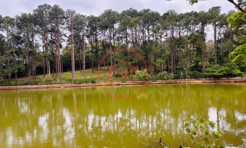 Lote em condomínio no centro de Ibiúna.