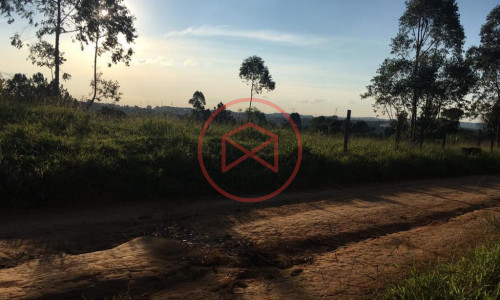 Terreno em Ibiúna antes do Centro!!